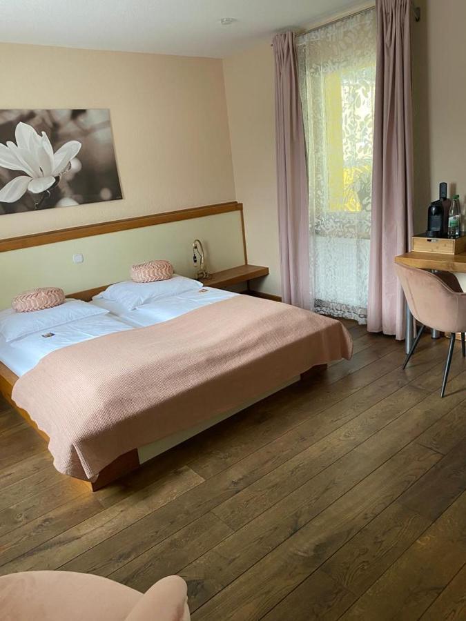 Boutique-Garni Hotel Papillon كمبن المظهر الخارجي الصورة
