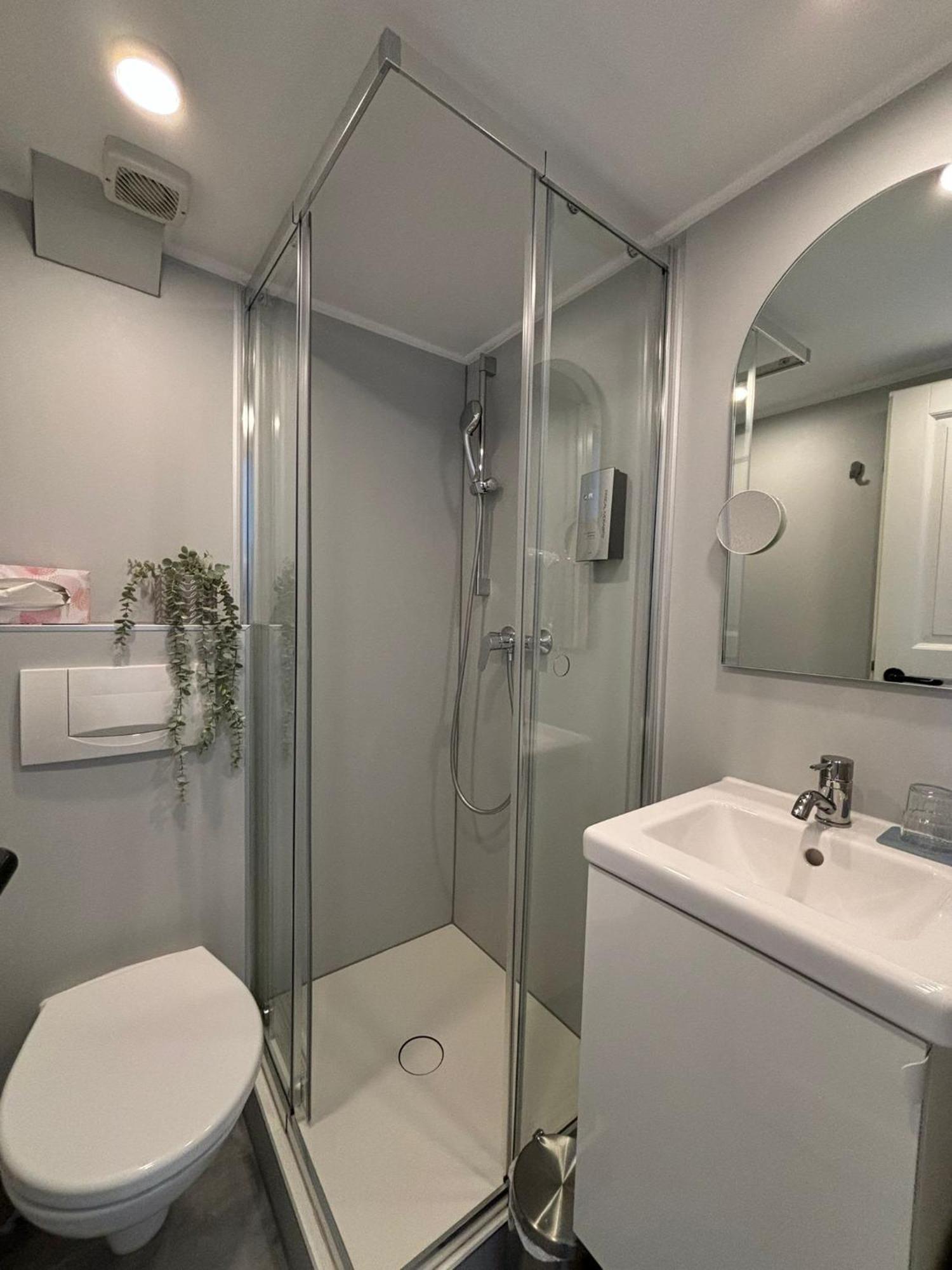 Boutique-Garni Hotel Papillon كمبن المظهر الخارجي الصورة