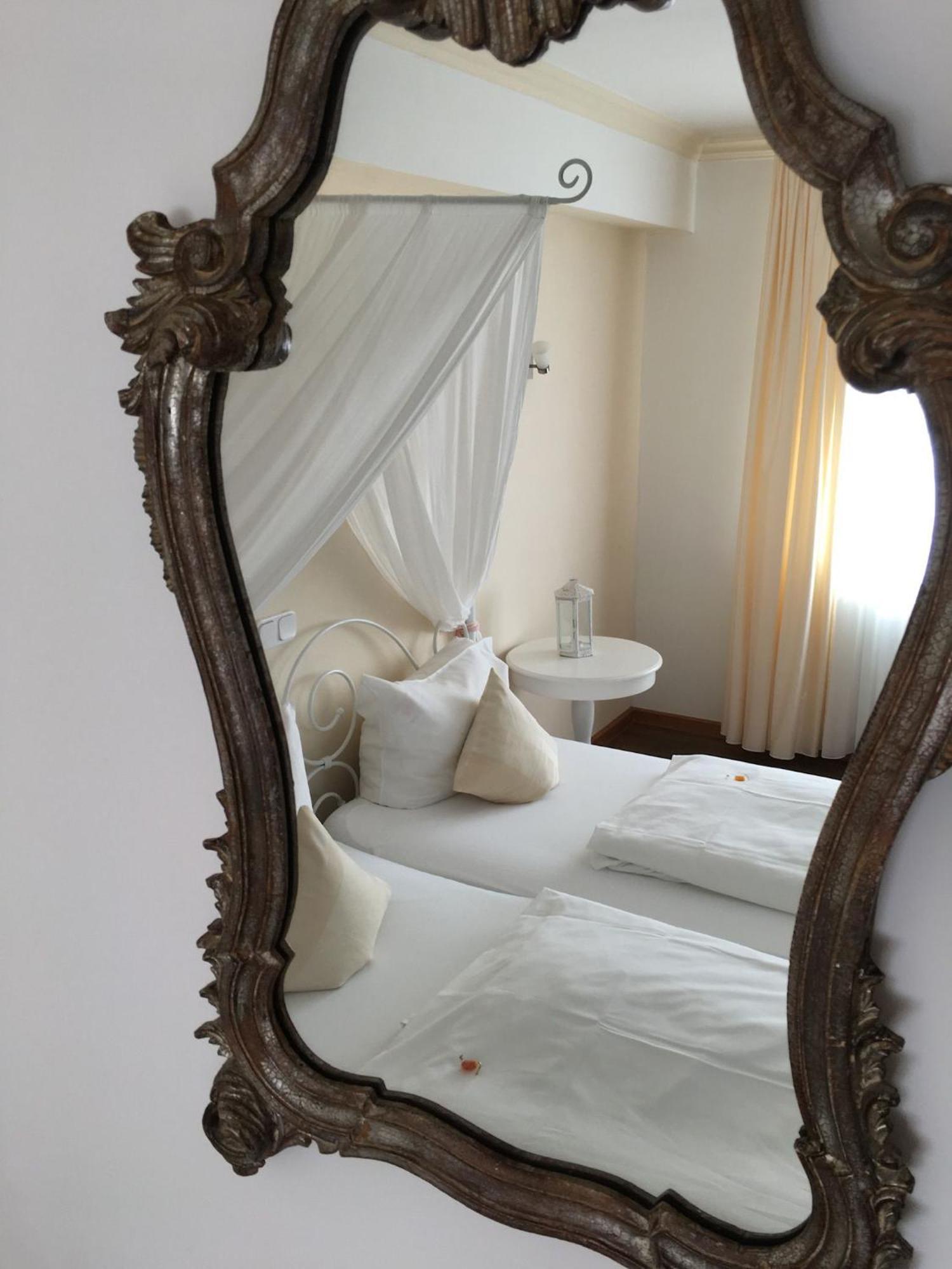 Boutique-Garni Hotel Papillon كمبن المظهر الخارجي الصورة