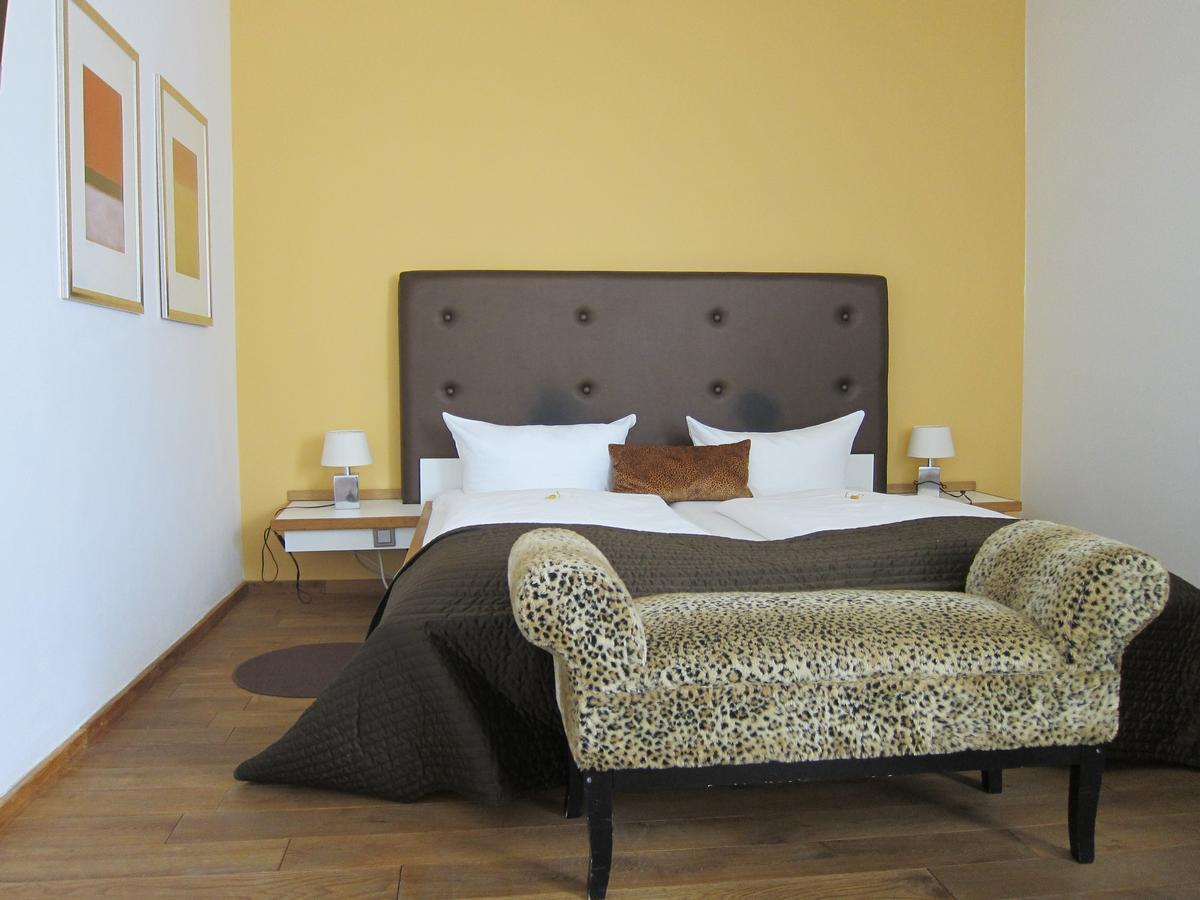 Boutique-Garni Hotel Papillon كمبن المظهر الخارجي الصورة